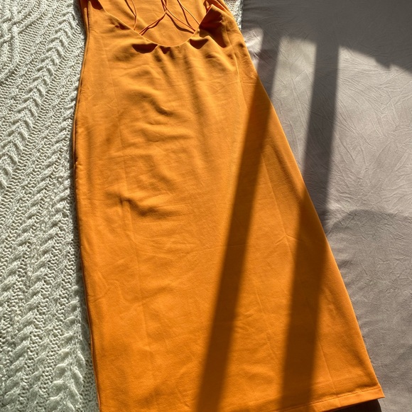 Babaton Lautner contour dress - Picture 2 of 7